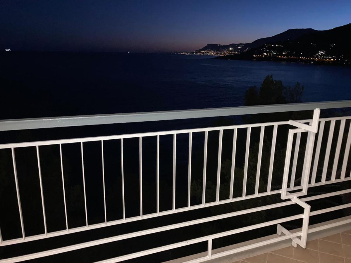 Sea And Monaco Charme View On The Beach Ventimiglia Exterior foto